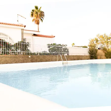 Дом отдыха Pretty Terrace House In Maspalomas *